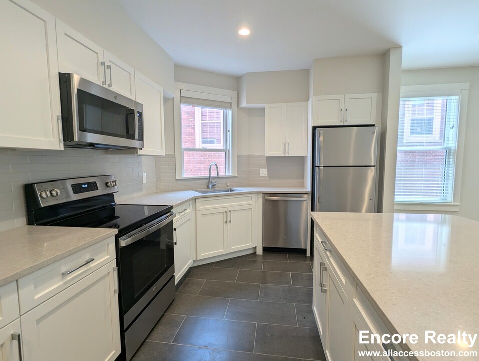 58 JFK St, Unit 3 in Cambridge, MA - Building Photo