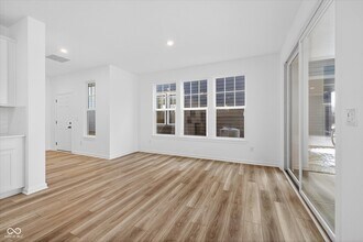 16067 Meadow Frost Ct in Fishers, IN - Building Photo - Building Photo