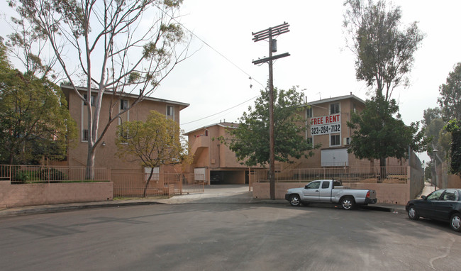 532 San Benito Street Apartments in Los Angeles, CA - Building Photo - Building Photo