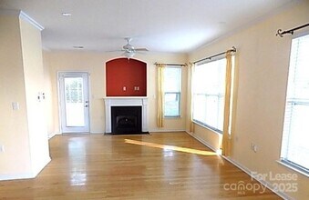 15402 St Christopher Ct in Charlotte, NC - Building Photo - Building Photo