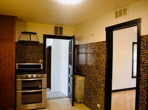 3258 N Kostner Ave in Chicago, IL - Building Photo - Building Photo