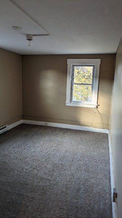 118 W Franklin St in Endicott, NY - Building Photo