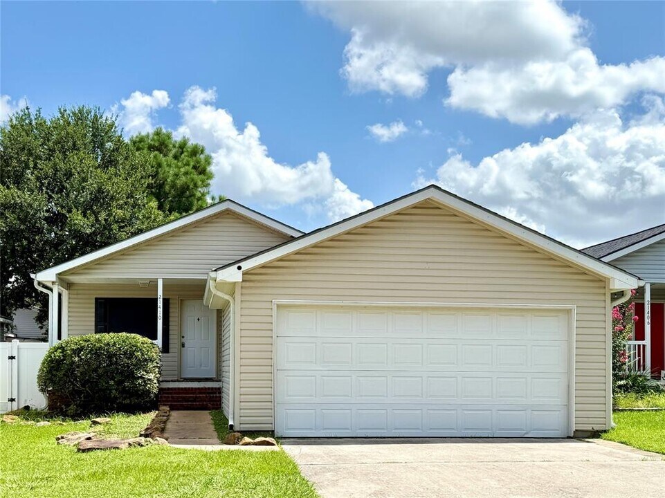 21410 Cherry Canyon Ln in Tomball, TX - Building Photo
