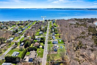 580 Gin Ln in Southold, NY - Building Photo - Building Photo