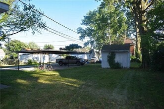 1015 W Jackson St, Unit A in Kokomo, IN - Building Photo - Building Photo