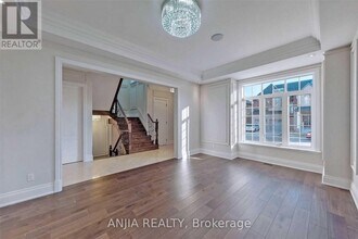 6 Daniel Cozens Ct in Toronto, ON - Building Photo - Building Photo