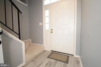 7803 Whistling Pines Ct in Ellicott City, MD - Building Photo - Building Photo