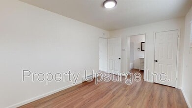 2405 Old Eureka Way in Redding, CA - Building Photo - Building Photo