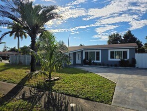 1501 NW 62nd Terrace in Sunrise, FL - Building Photo - Building Photo