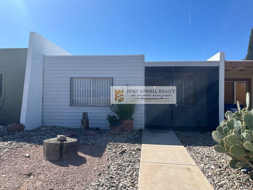 5032 E Lee St in Tucson, AZ - Building Photo