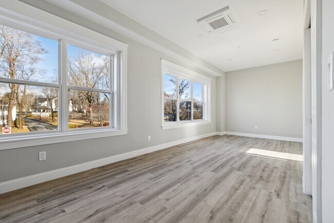 582 Main St in Shrewsbury, MA - Building Photo - Building Photo