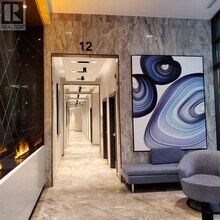 12-2112 Yonge St in Toronto, ON - Building Photo - Building Photo