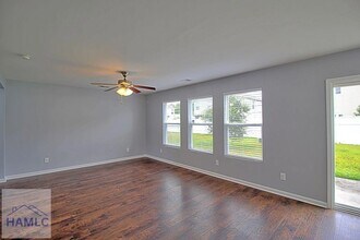 207 Bender St, Unit 208 in Hinesville, GA - Building Photo - Building Photo