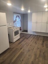 1137 Lawton St in Monongahela, PA - Foto de edificio - Building Photo