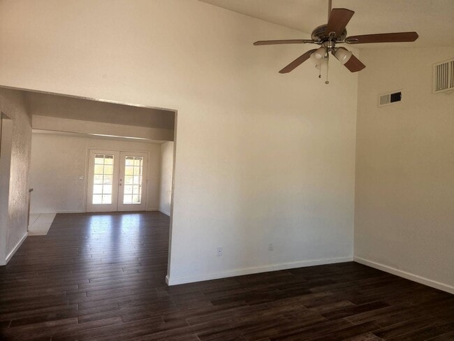 72385 Sunnyvale Dr in Twentynine Palms, CA - Foto de edificio - Building Photo