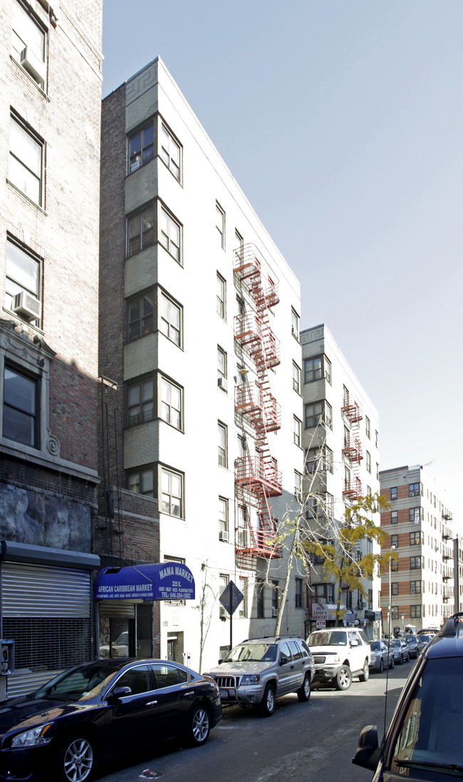 2165 Ryer Ave in Bronx, NY - Building Photo - Building Photo