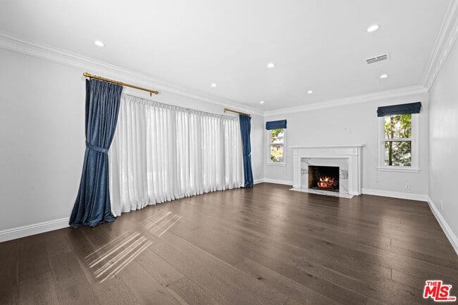 2036 Hillsboro Ave in Los Angeles, CA - Building Photo - Building Photo