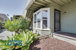 1627-1623 Normandie Ave in Los Angeles, CA - Building Photo