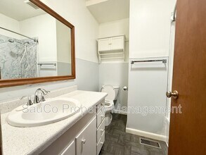 4751 SW 53rd Ave in Portland, OR - Building Photo - Building Photo