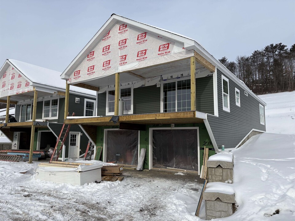 85 Ivan Dr in Barre, VT - Building Photo