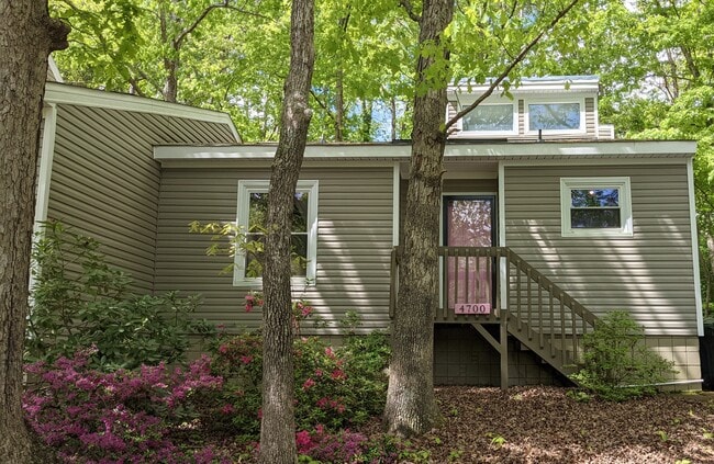 4700 Cornwall Pl in Raleigh, NC - Foto de edificio - Building Photo