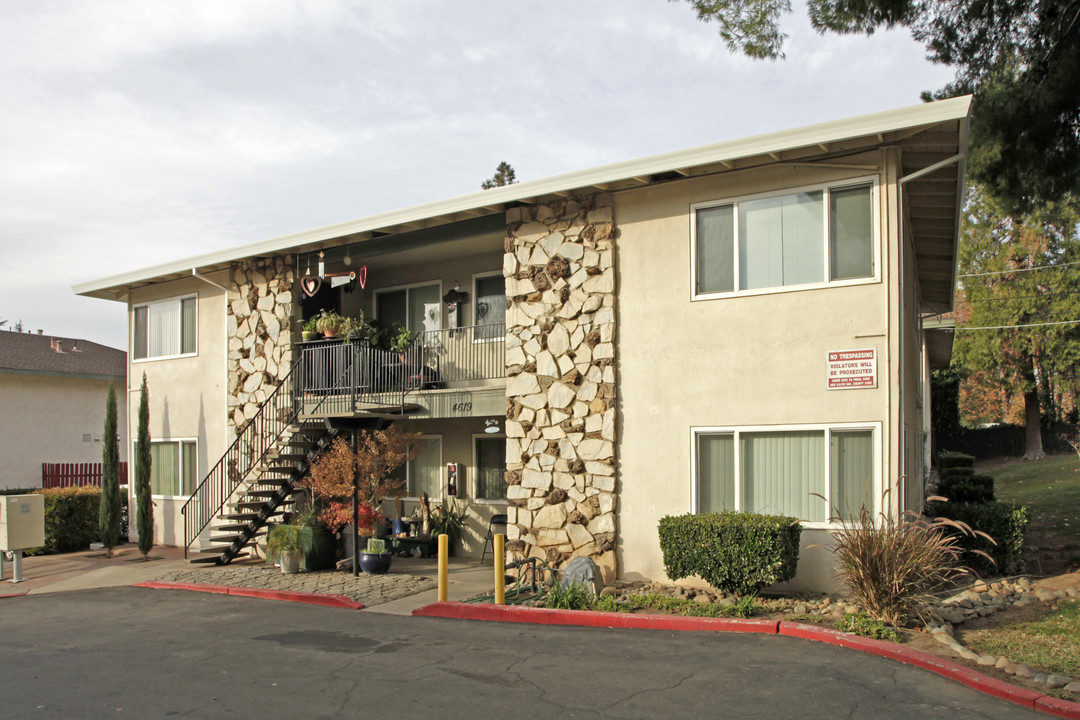 Ashdale Court Apartments in Sacramento, CA - Building Photo