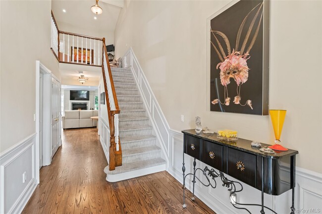 81 Hidden Ridge Dr in Syosset, NY - Building Photo - Building Photo