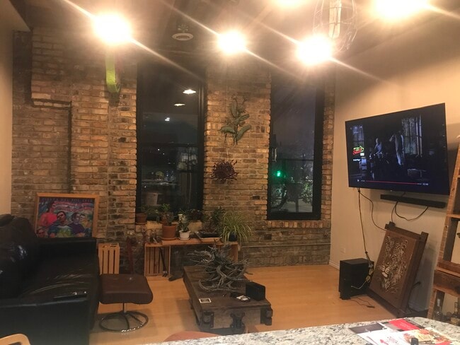 2123 S Ashland Ave, Unit 2 f in Chicago, IL - Building Photo - Building Photo