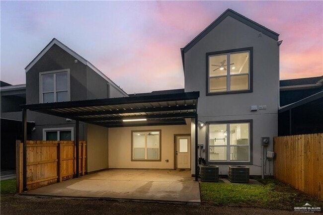 5604 N Crown Point in Pharr, TX - Building Photo - Building Photo