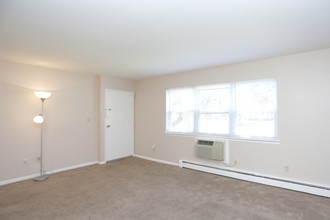 Garden View Apartments in East Windsor, NJ - Building Photo - Interior Photo