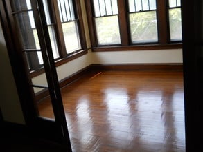 2143 Eldred Ave, Unit 2 in Lakewood, OH - Foto de edificio - Building Photo