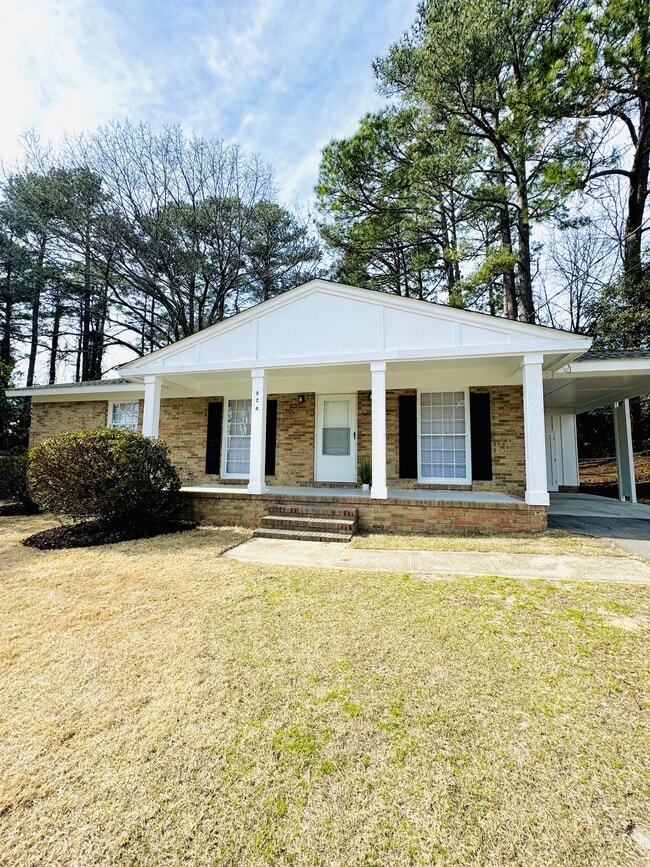 property at 824 Stoneykirk Dr