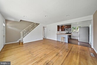 508 Burgess St in Philadelphia, PA - Building Photo - Building Photo
