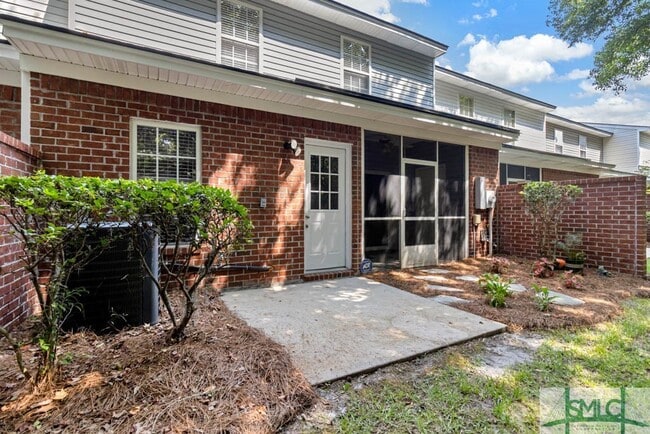 property at 8 Putters Pl