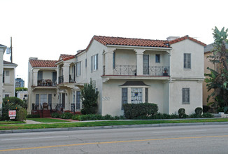 9620 W Olympic Blvd in Beverly Hills, CA - Building Photo - Building Photo