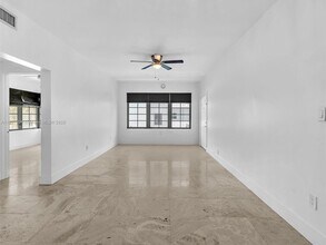 1045 Lenox Ave in Miami Beach, FL - Building Photo - Building Photo