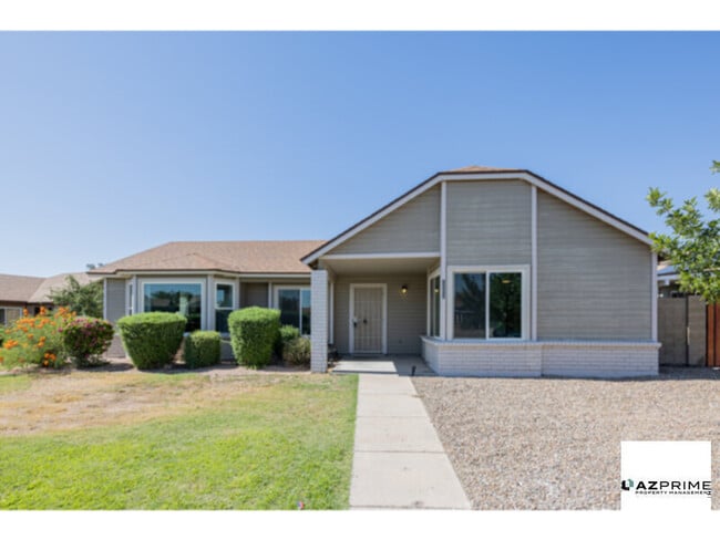 1055 N Recker Rd in Mesa, AZ - Building Photo - Building Photo