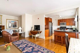 22 Centre St, Unit 8 in Cambridge, MA - Building Photo - Building Photo