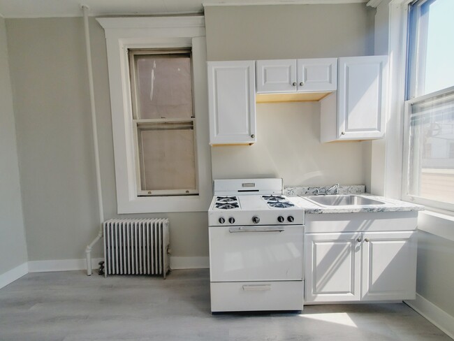 183 Beacon Ave, Unit 3