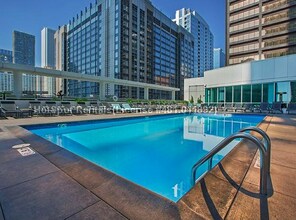 354 E Ohio St in Chicago, IL - Building Photo - Building Photo