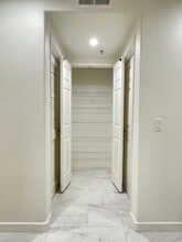 15114 Sherman Way in Van Nuys, CA - Foto de edificio - Building Photo