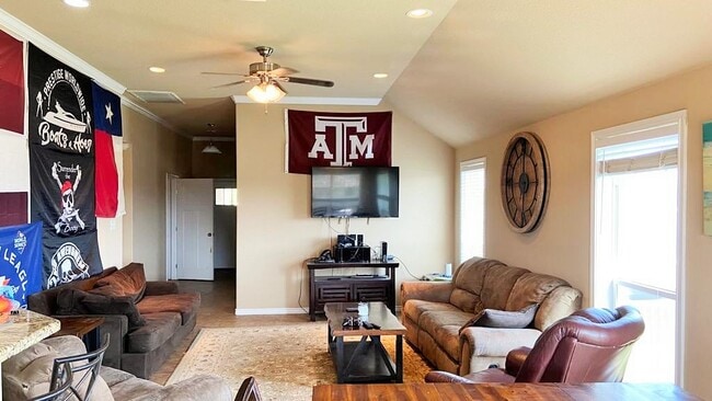 3601 Davidson Dr, Unit 3601 D in College Station, TX - Foto de edificio - Building Photo