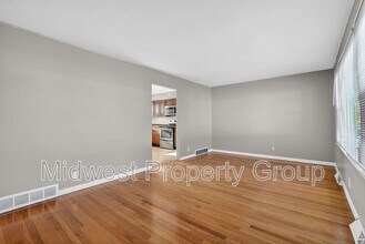 90 Ruth Dr in Florissant, MO - Building Photo - Building Photo