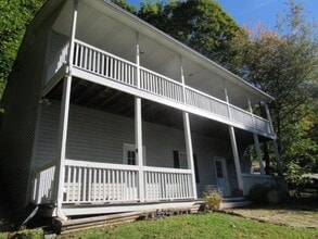 541 Will Isaacs Rd in Zionville, NC - Building Photo - Building Photo