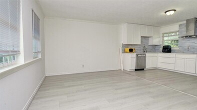 5538 Holly St in Houston, TX - Building Photo - Building Photo