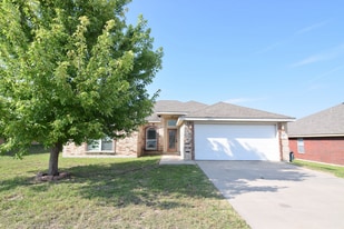 3411 Lauren St