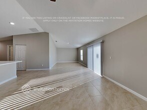 1192 SW Ithaca St in Port St. Lucie, FL - Foto de edificio - Building Photo