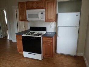 16 Webster Ave, Unit 3 in Somerville, MA - Foto de edificio - Building Photo