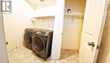 155 Yacht Dr in Bowmanville, ON - Building Photo - Building Photo