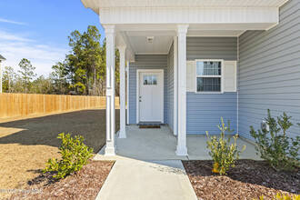 1105 Carteret Mnr Dr in Jacksonville, NC - Building Photo - Building Photo